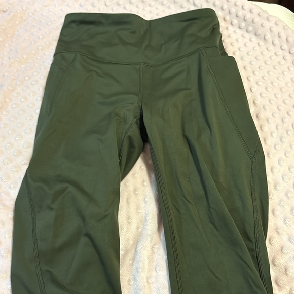 Workout clothes bundle! - Picture 7 of 8